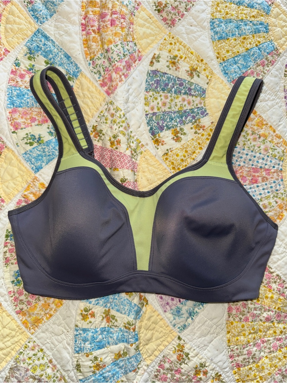 Wacoal Sport Bra 36DD Gray Green Adjustable High Impact Sport